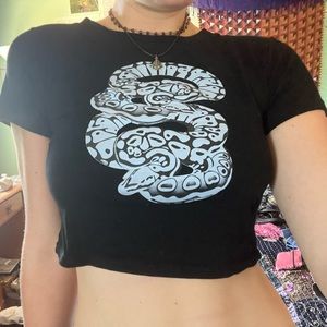 Graphic Snake Crop Top